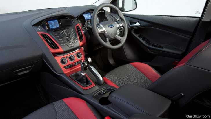 2011 FORD FOCUS