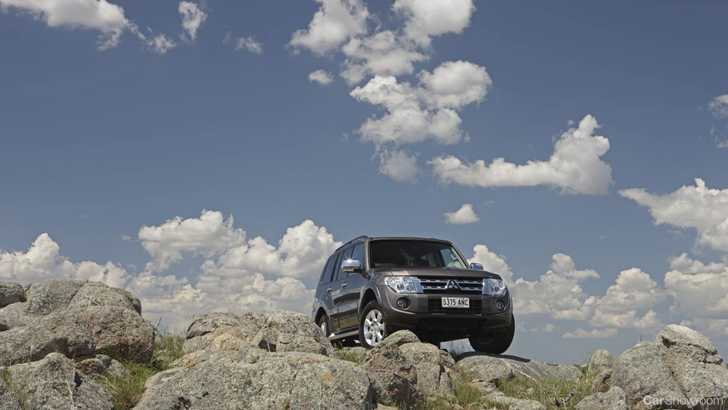 2012 MITSUBISHI PAJERO