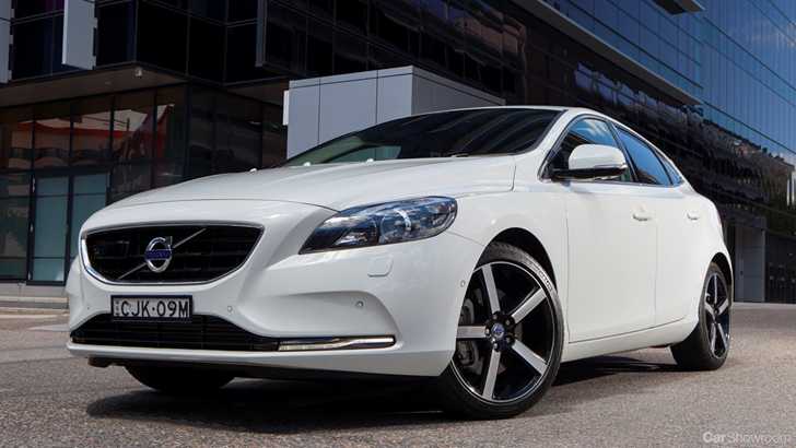 2013 VOLVO V40