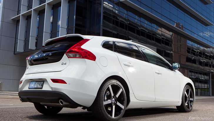 2013 VOLVO V40