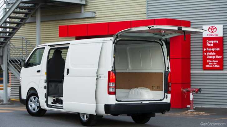 2014 TOYOTA HIACE
