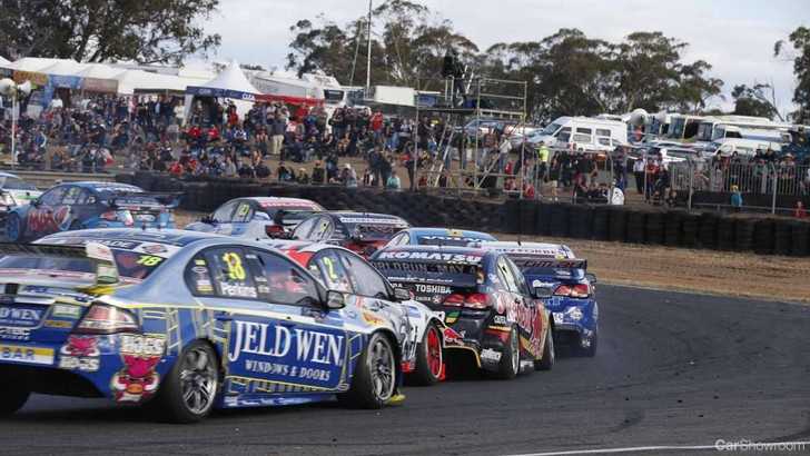  Lowndes Gives Tasmanian V8 Supercars Master Class